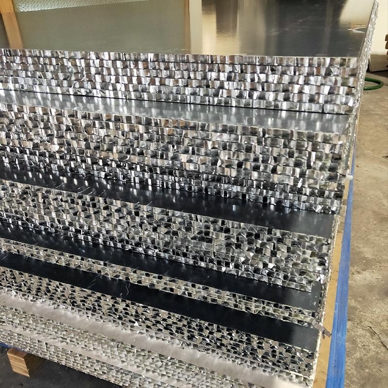 专业定制蜂窝铝板厂家 吸音铝蜂窝板保温性强图片