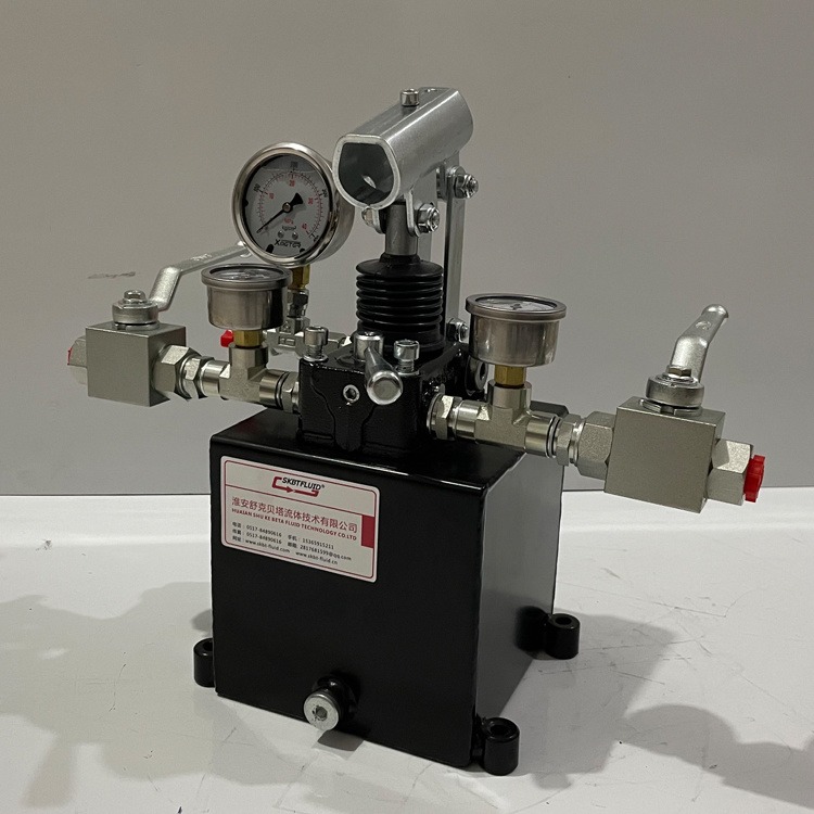 PM25CC双作用手动液压泵配铁油箱，压力表卸荷阀SKBTFLUID图片