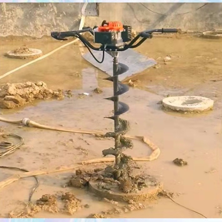 雷力通管钻孔机掏泥土具备轻巧耐用的优点 5.5米深更好操作