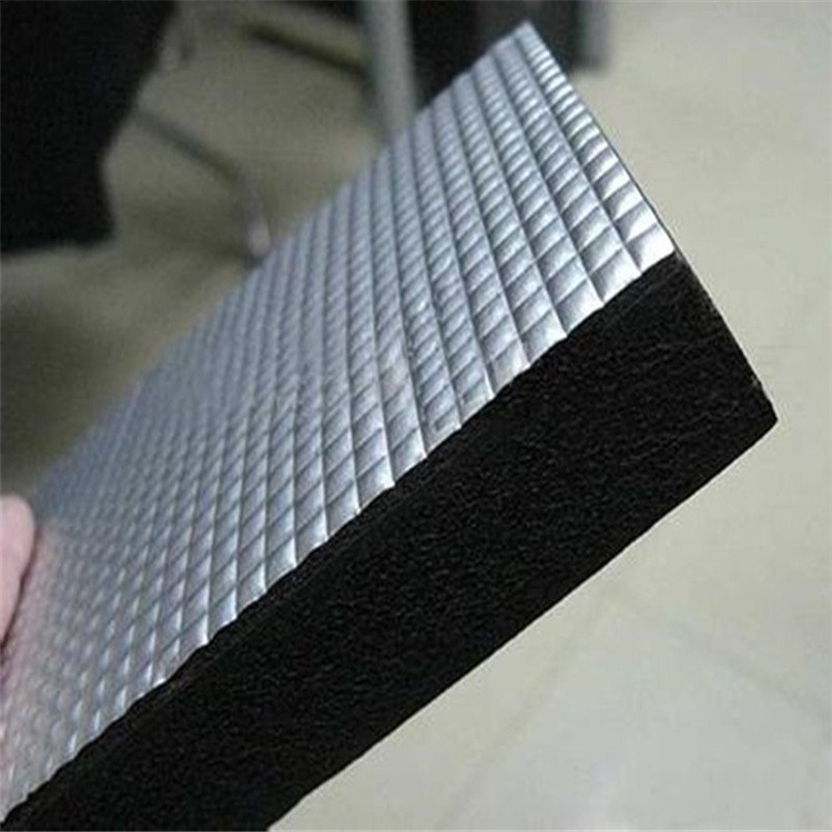 绿都B1级橡塑板厂家  3厘米 自粘背胶 铝箔贴面 保温隔热