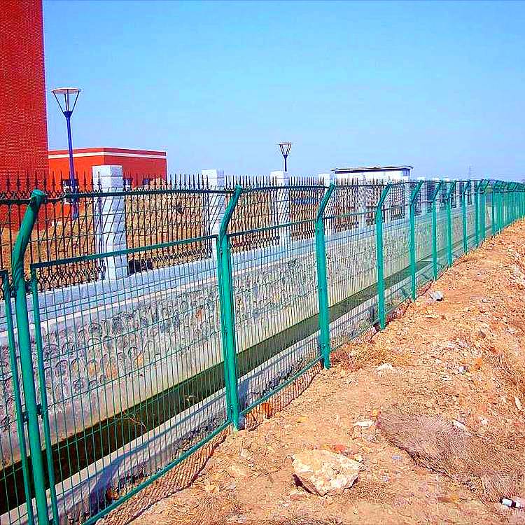 乌鲁木齐铁路护栏网生产厂家在哪/乌鲁木齐护栏生产厂家/新疆围栏网厂家
