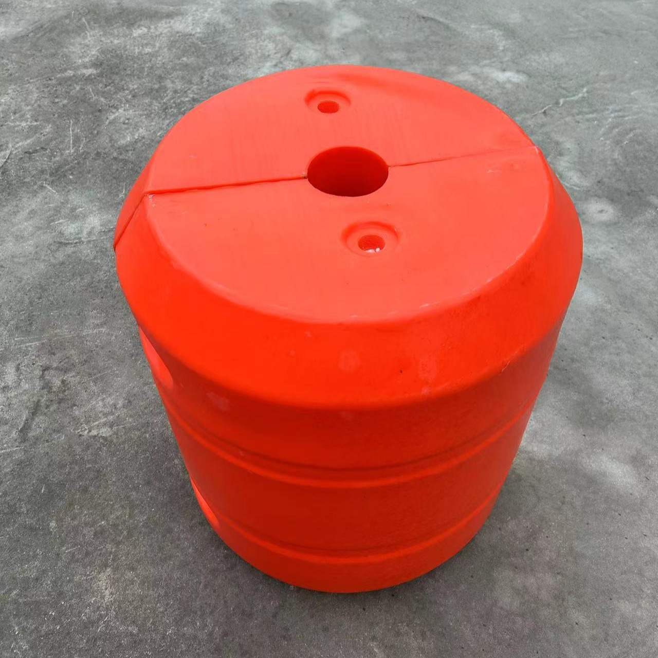 瑞通供应对夹式管道浮筒400*600海上滚塑拦污桶 组合式管道浮筒 防撞浮筒 警示浮筒耐酸碱抗老化