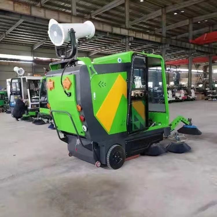 青海海西州 电动扫地车驾驶式 全封闭新能源雾炮电动扫地车 小型电动扫地车