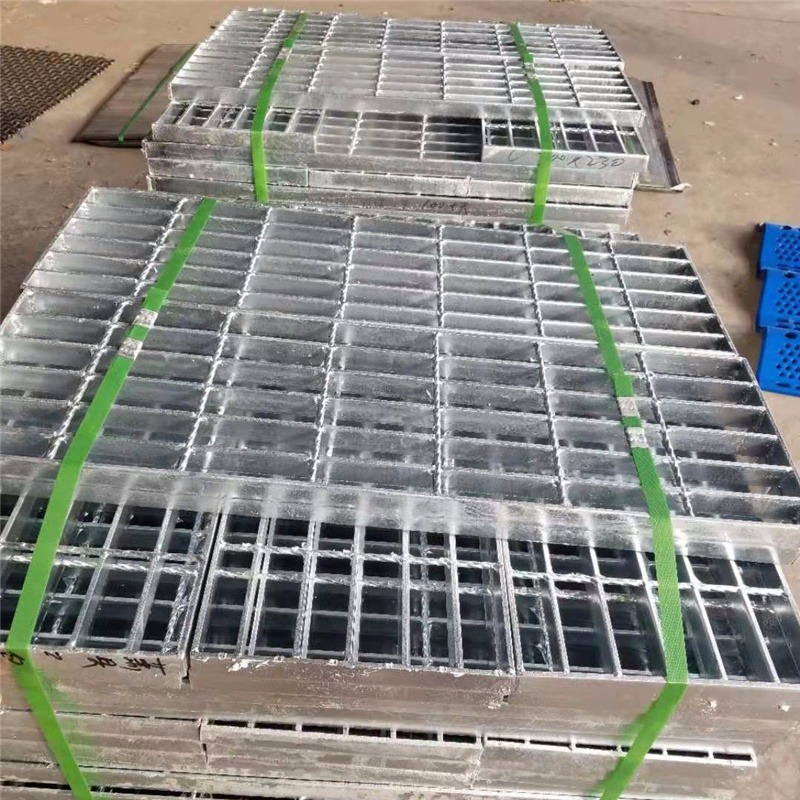 【钢梯踏步板】厂家直供不锈钢电厂平台踏步钢梯踏步板可定制峰尚安图片