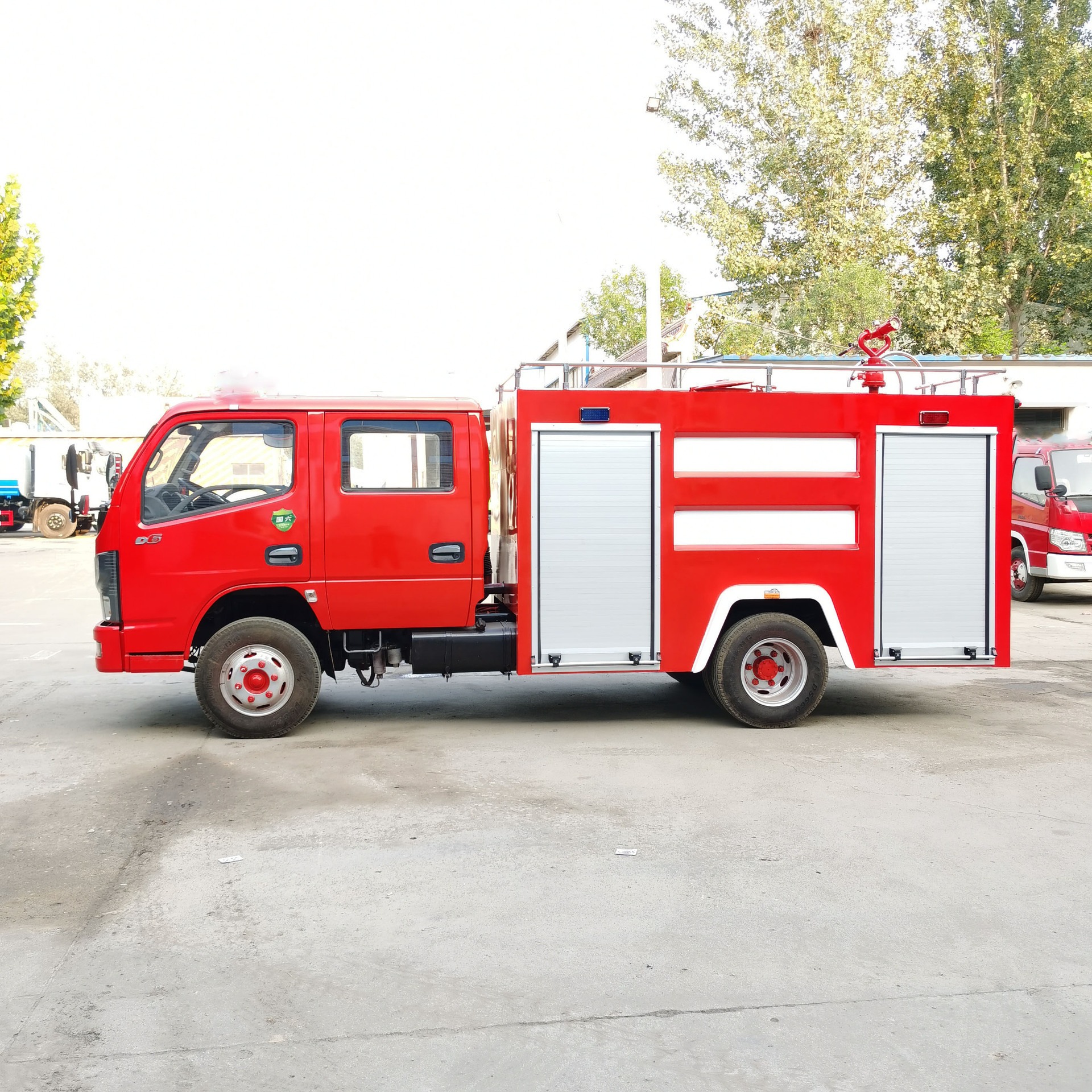 永固威 消防车生产厂家 2.5立方东风多利卡消防车 双排座抢险救援车