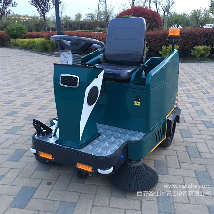西安扫地车,小型电动扫地机,知洋座驾式吸尘清扫车ZY1050
