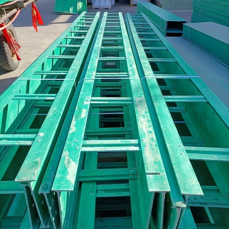 输电设备梯形桥架 泽润 玻璃钢电缆槽规格