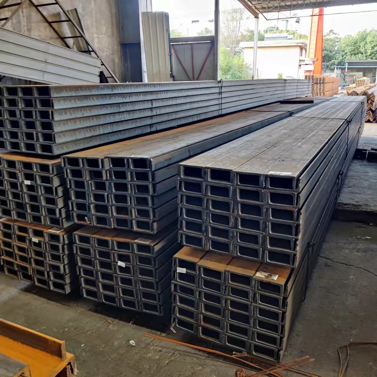 Q235B槽钢 槽钢立柱 钢材供应商 钢材批发 8#槽钢 锐钢钢材图片
