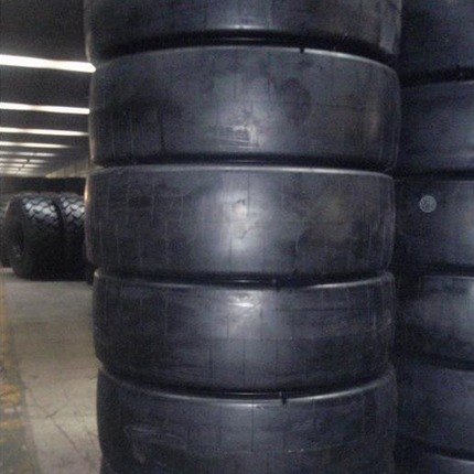 铲运车轮胎  1200-24矿井轮胎24层级载重5450高度宽度尺寸图片