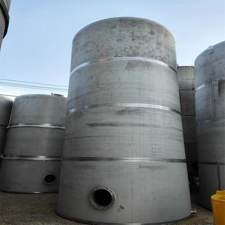 二手不锈钢储罐 50立方6个厚液体储存罐 直径3.2米高度6.5米 盛源