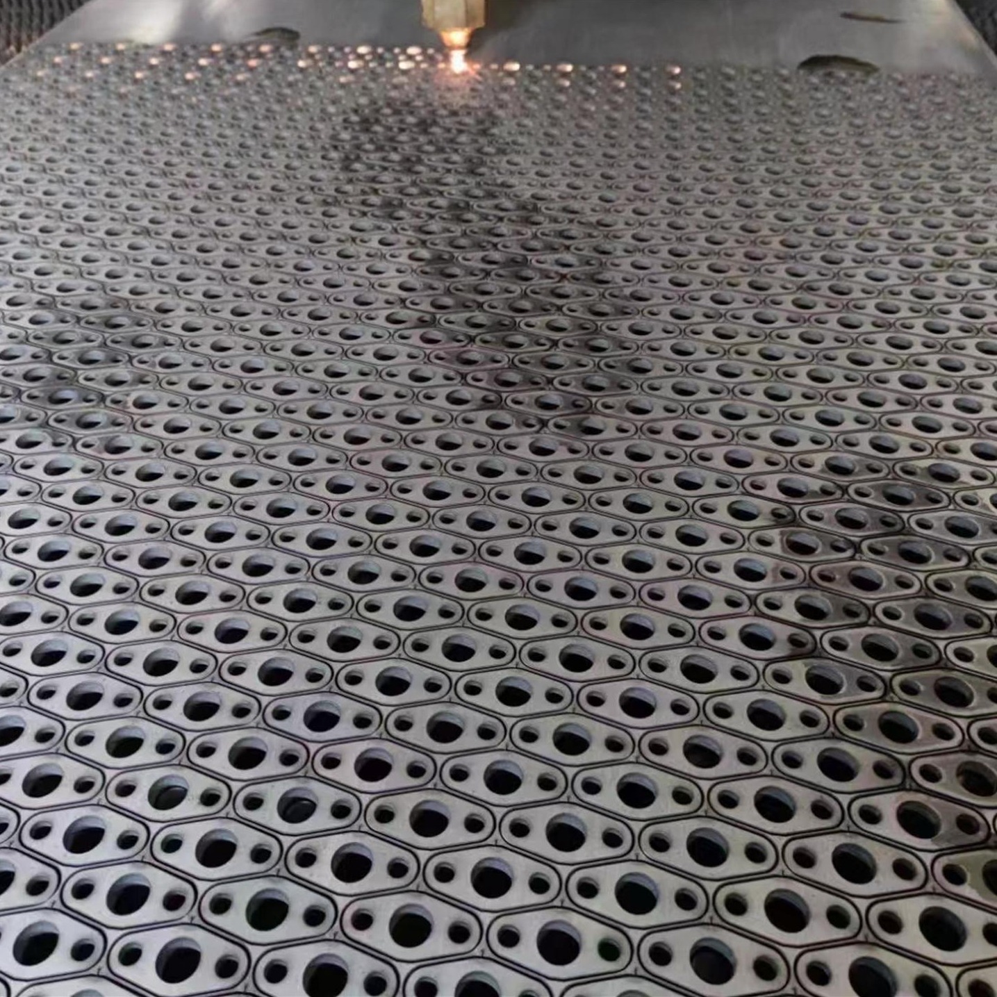 齐齐哈尔不锈钢板零切 激光切割 304 2205 316 310S 整版切割 大件切割  异形切割