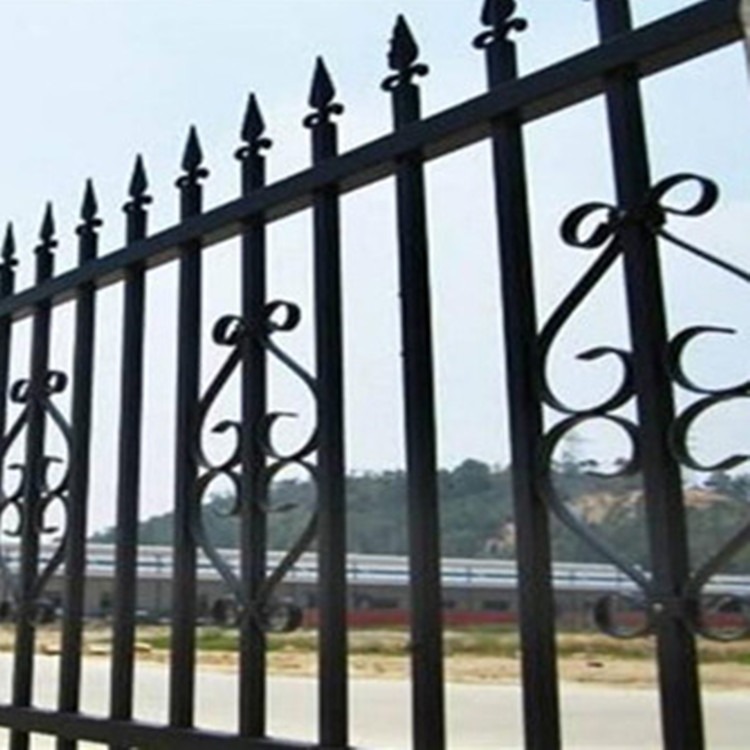 工厂围墙栏杆  护栏围栏锌钢护栏 阳台护栏 满星丝网