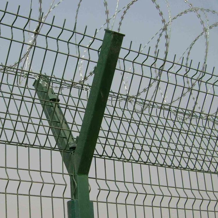 公路隔离网 桥梁隔离网 养鸡围栏网 门口移动式防护栅栏 幼儿园防护栅栏 量大批发
