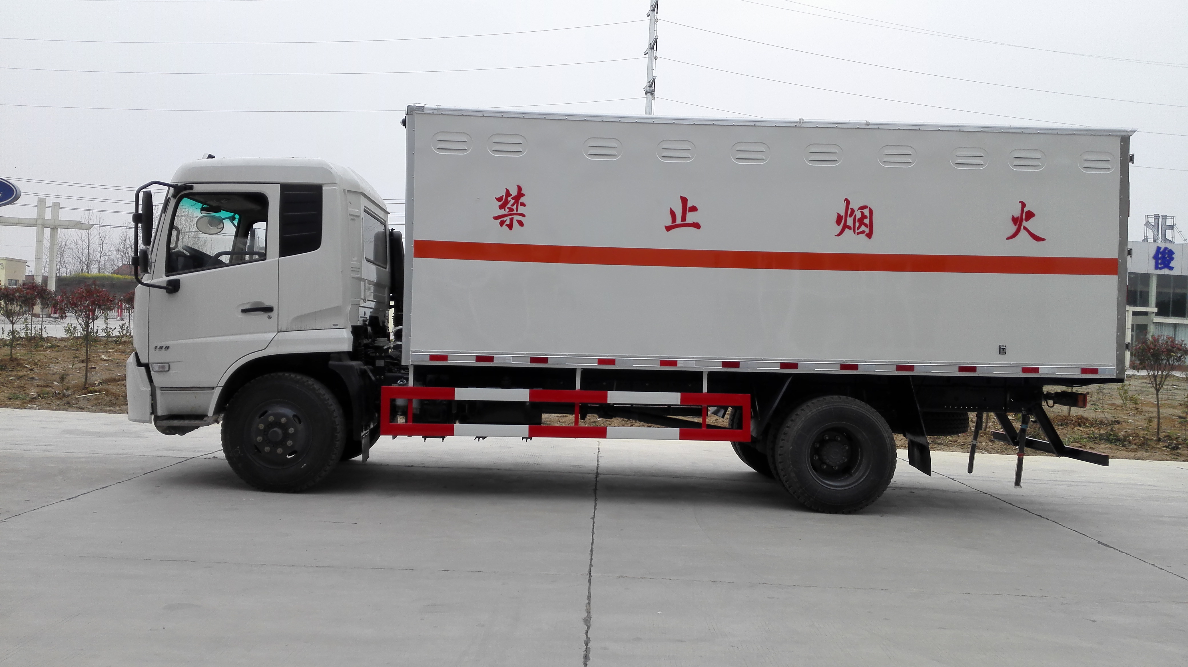 宜春 6.8米杂项运输车专业定制  可分期  全国包上户
