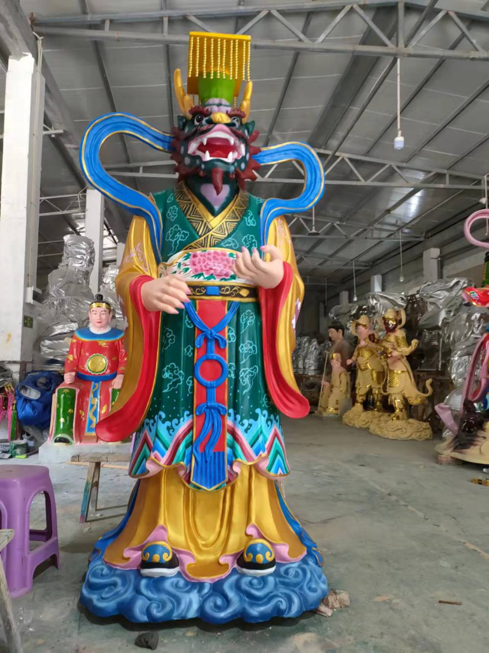 厂家定做大型佛像神像，龙王彩绘，树脂玻璃钢鎏金佛像 生产加工