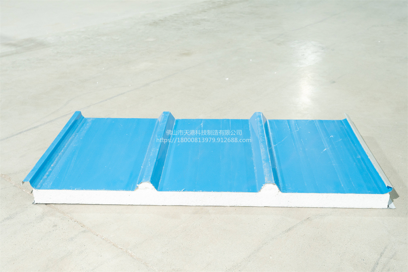 天港建筑板材专注定制生产净化夹芯板质量可靠