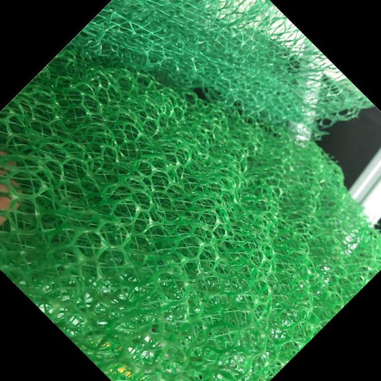 众汇三维土工网 三荒山绿化三维网喷播绿化 煤矿复绿三维植被网图片