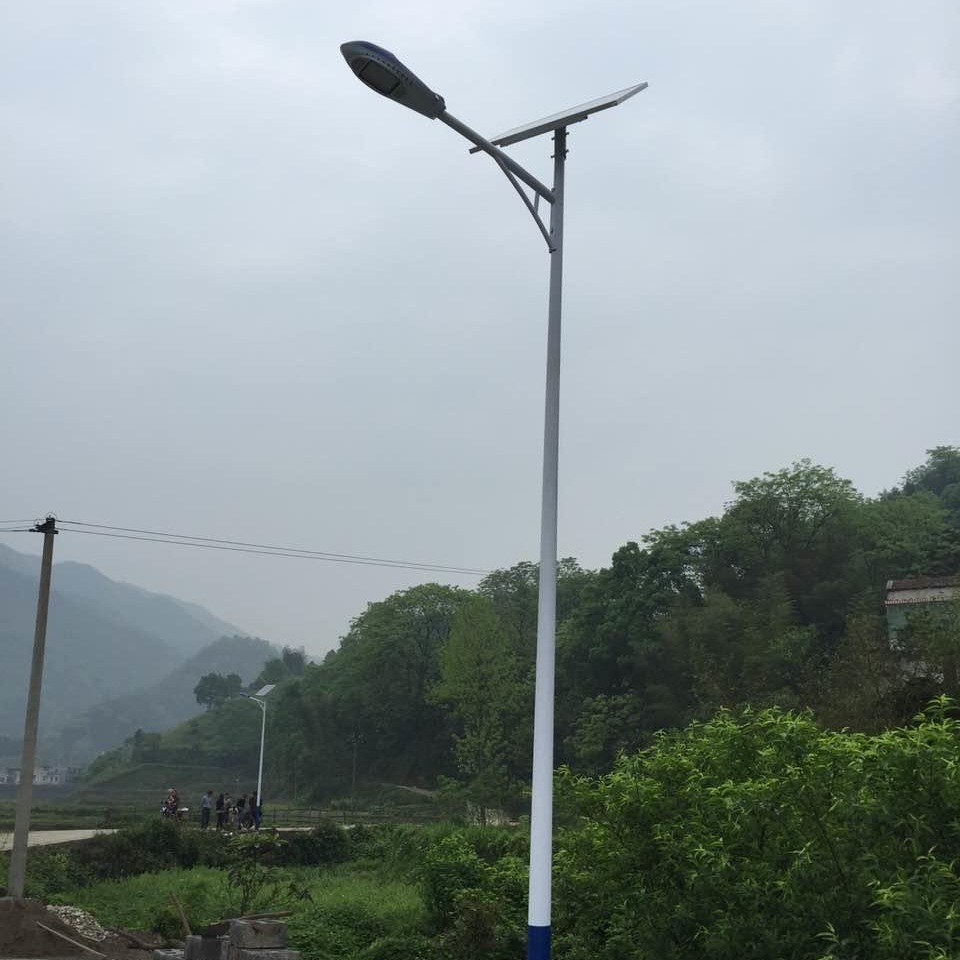 乾旭照明7米8米单臂新农村道路灯 led太阳能路灯厂家 供应太阳能路灯