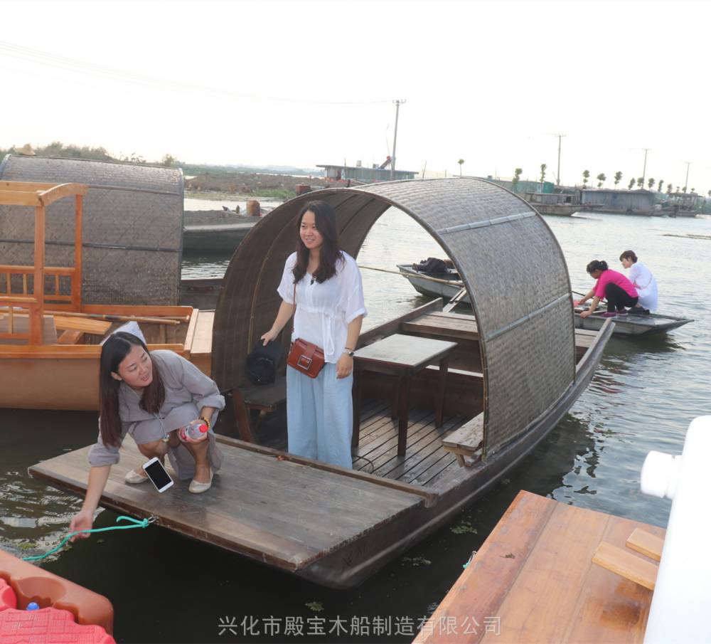 2-4人座仿古木船江南水乡乌篷船观光餐饮手划船定制